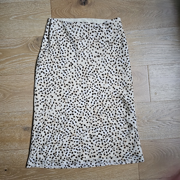 Cupcakes and cashmere skirt - Picture 4 of 4